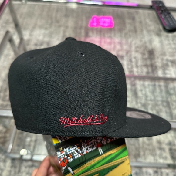 Lyrical lemonade x Chicago White Sox Mitchell & ness fitted cap - Picture 3 of 4